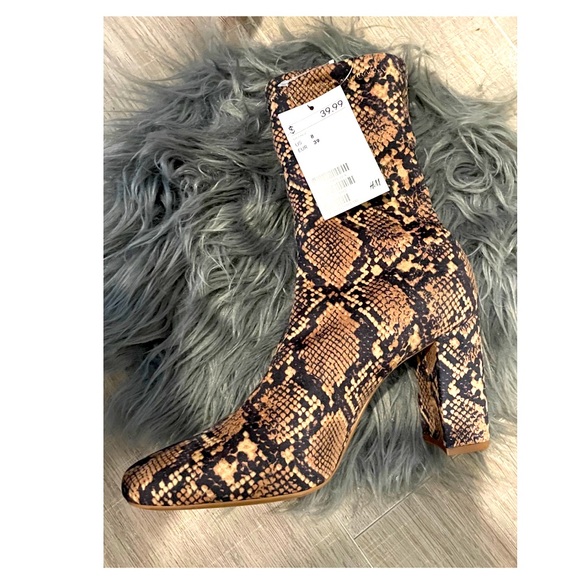 H&M Boots - Picture 3 of 5